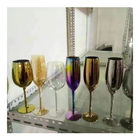 Equipo de cristal de alto rendimiento de la capa del vacío PVD de la taza del vino de Foshan para el color del negro del arco iris de la plata del oro