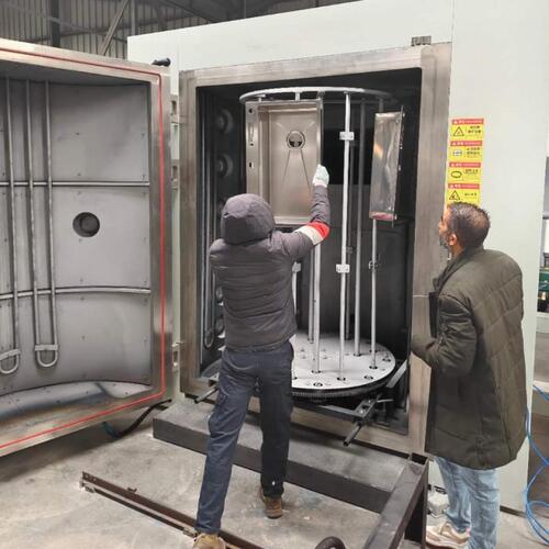 Últimas noticias de la empresa sobre Máquina de recubrimiento PVD de 1800 mm entregada con éxito a Argelia para la producción de fregaderos de acero inoxidable