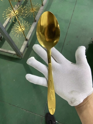 Máquina de recubrimiento de vacío PVD de color dorado automático profesional para muebles de mesa