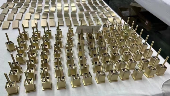 Máquina de recubrimiento de PVD decorativa de piezas de hardware metálicas pequeñas