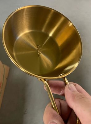 Máquina de recubrimiento al vacío PVD de acero inoxidable con metallización de oro alta productividad control automático completo