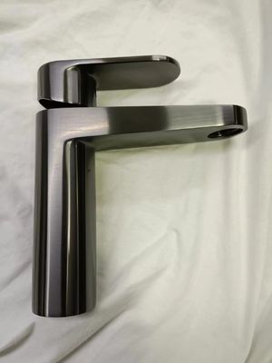 Máquina de revestimiento al vacío PVD completamente automática para revestimientos decorativos con equipo de revestimiento de arco múltiple que ahorra energía