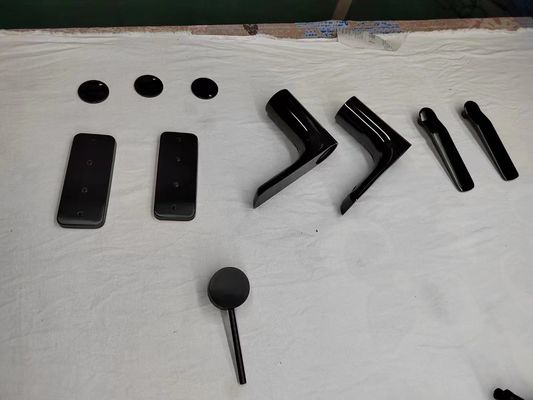 Máquina de pintura de recubrimiento al vacío PVD personalizada Línea de pintura de automatización industrial de metales Maquinaria de recubrimiento