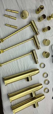 Máquina de pintura de recubrimiento al vacío PVD personalizada Línea de pintura de automatización industrial de metales Maquinaria de recubrimiento