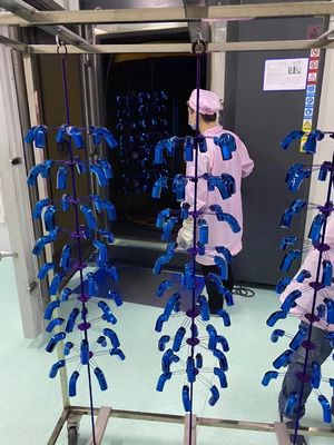 Fabrica Máquina de metalización de vacío eficiente en energía Operaciones ecológicas Color Máquina de recubrimiento de acero al vacío