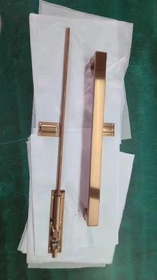 Máquina de recubrimiento de nitruro de titanio al vacío PVD de alta tasa de ionización para el hardware de iluminación del marco de la puerta de acero inoxidable