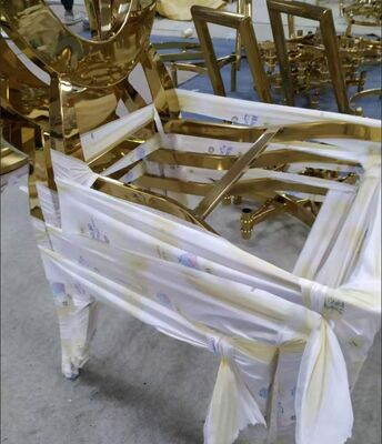 Borde de silla con recubrimiento de vacío PVD en oro cepillado con propiedades anti-huellas y resistentes a la corrosión