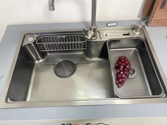 Máquina de recubrimiento PVD resistente a manchas con acabado metálico higiénico y sistema de control automático completo para accesorios de cocina
