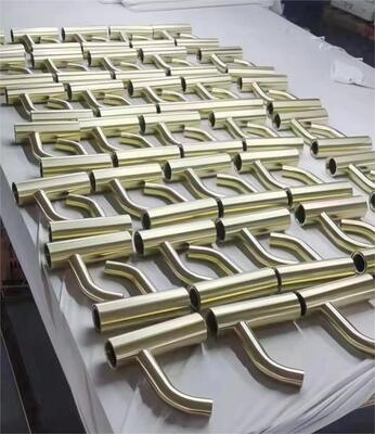Máquina de cobre amarillo del chapado en oro del vacío PVD del grifo del golpecito de agua de la aleación del cinc de la salida grande