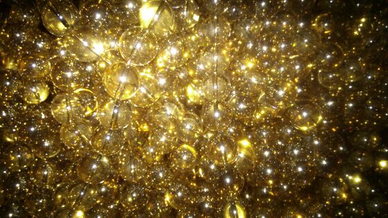 Fabricante de equipamiento multi cristalino de cristal modificado para requisitos particulares de la vacuometalización del ion PVD del arco de la cristalería del tamaño