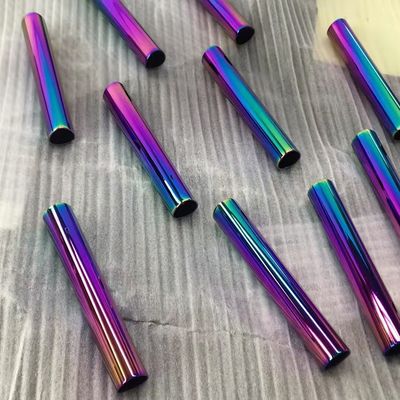 Un buen precio. Máquina de revestimiento cerámico de oro de titanio PVD Máquina de electroplataje de metal al vacío con control automático en línea