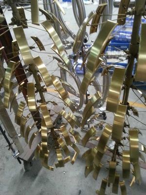 Un buen precio. Máquina de revestimiento de joyas de oro PVD Máquina pequeña de revestimiento de titanio al vacío PVD en línea